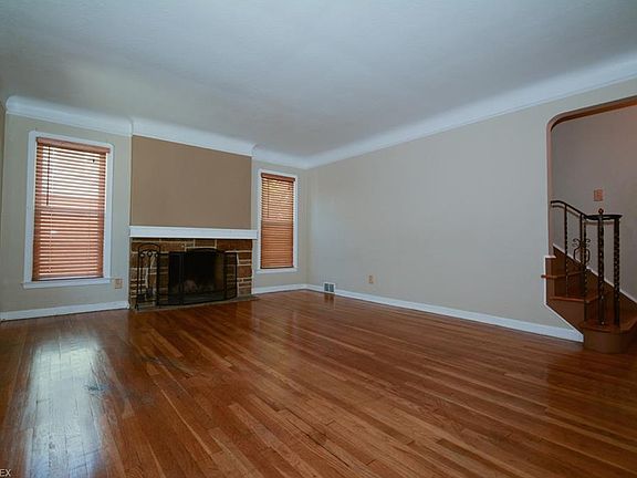 4th image of 1845 E 223rd St