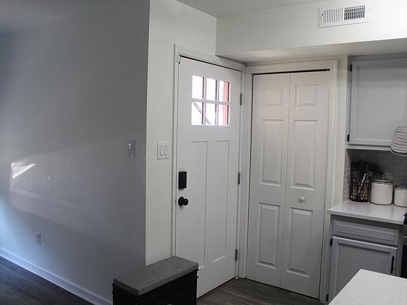 4th image of 1322 N Hancock St
