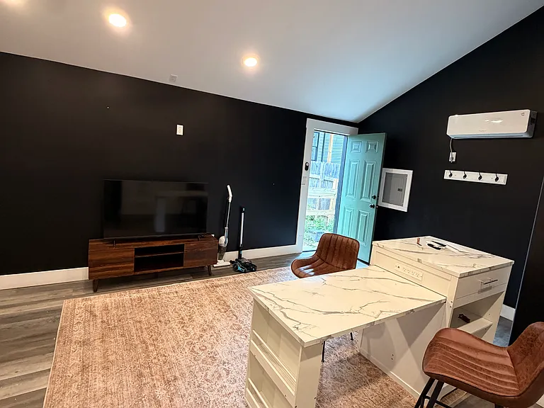 1107 Logan St #B — Photo 6