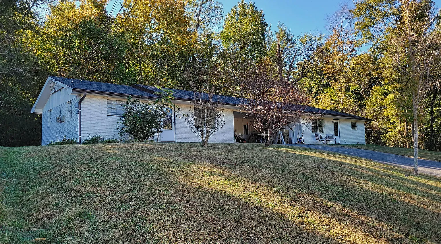 5782 Louise Ln — Photo 1