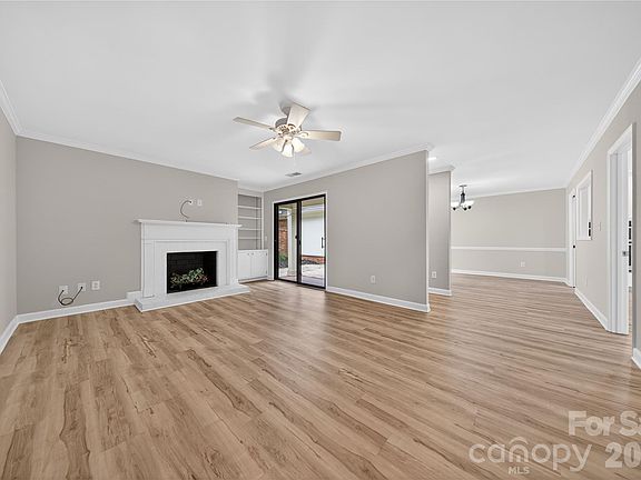 5th image of 2405 Quail Lake Dr
