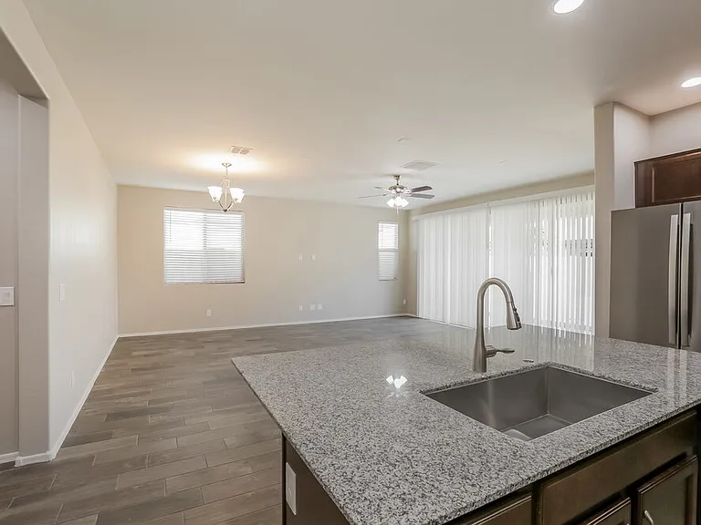 4150 W Ardmore Rd — Photo 8
