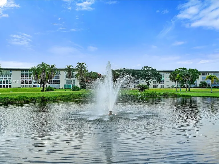3001 Portofino Isle #K2 — Photo 57
