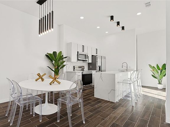 4th image of 819 Santa Lucia Cir