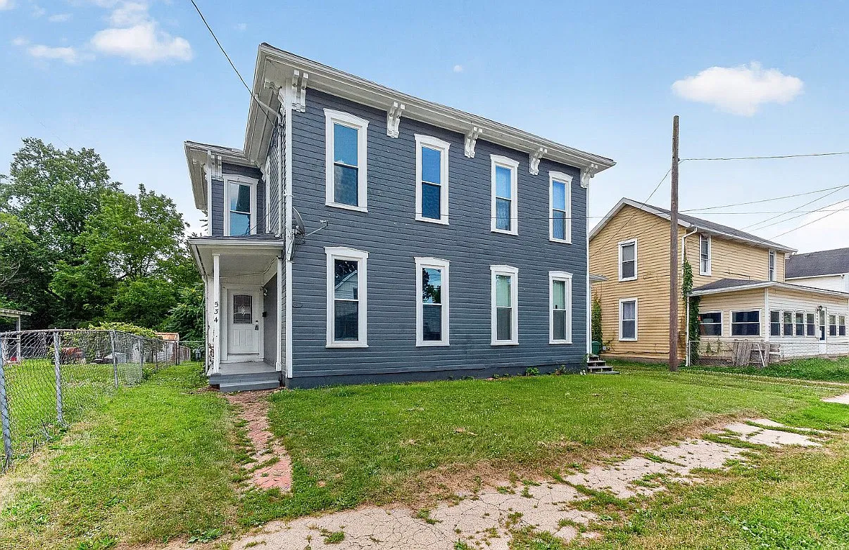 4 bed, 1060 sqft, $1,500 — Photo 1