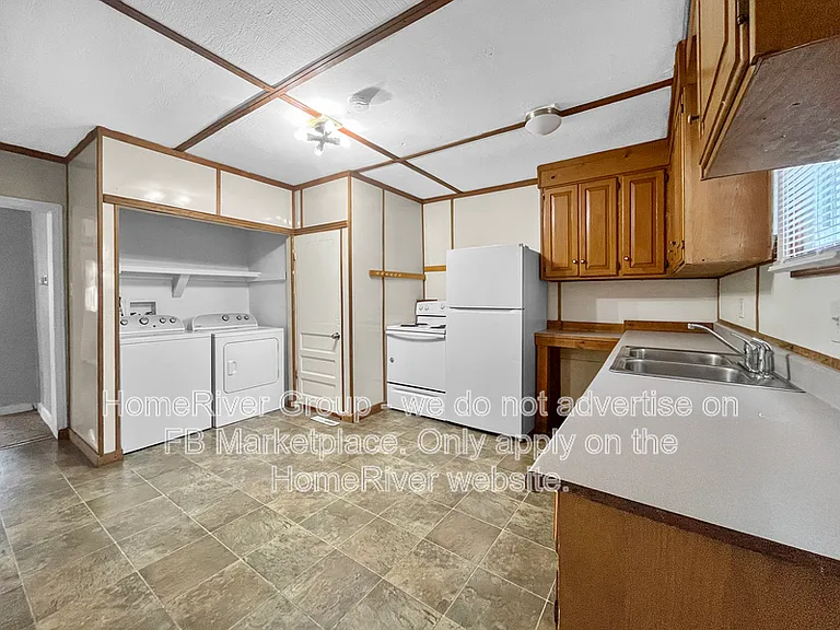 2304 Walnut St — Photo 4