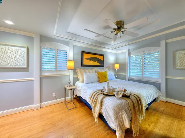 5 Range Ct, Hercules, CA 94547