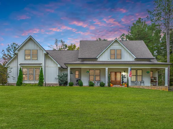 1412 Keith Rd, Tunnel Hill, GA 30755