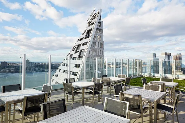 Rented by The Durst Organization | media 14