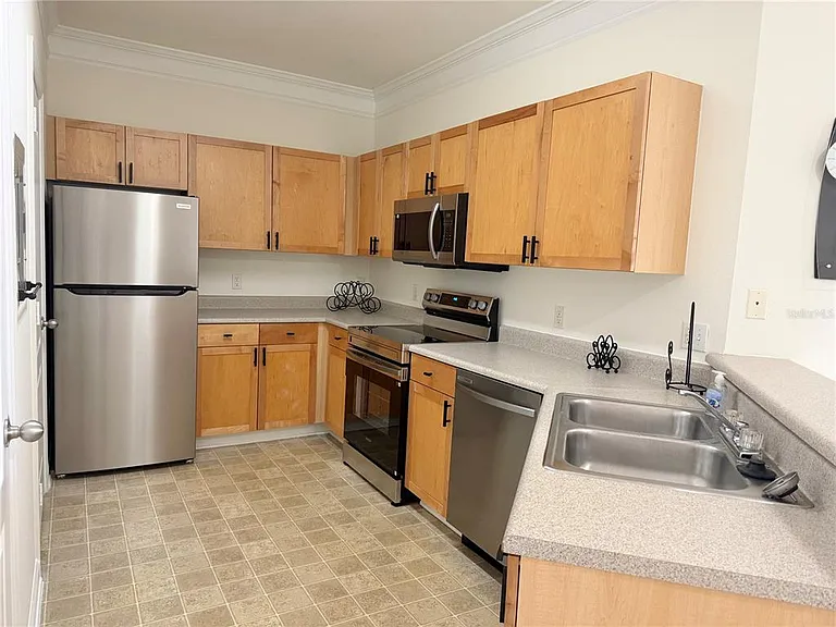 8801 Villa View Cir #202 — Photo 12