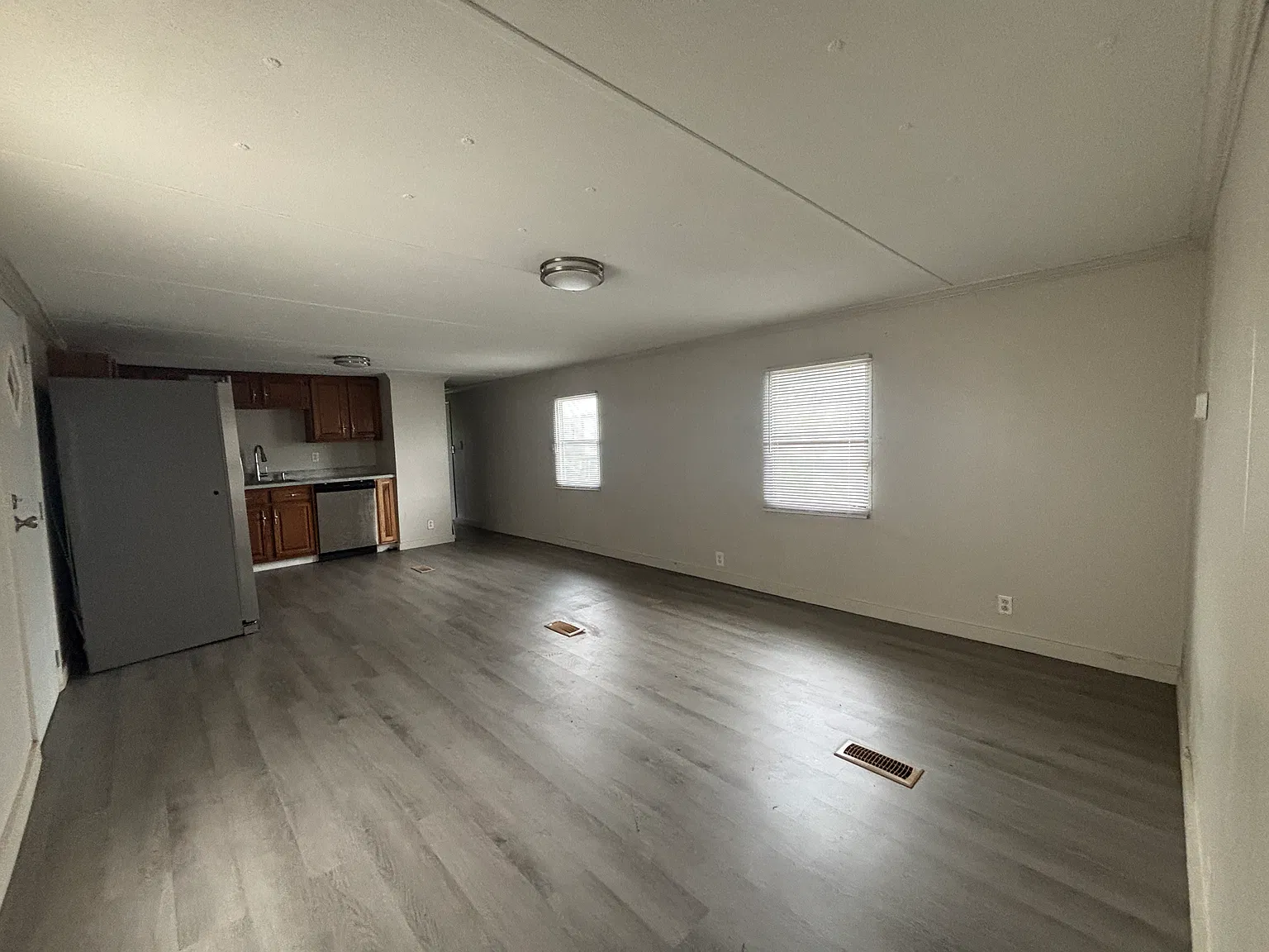 2 bed, 1.5 bath, 825 sqft, $950 — Photo 3