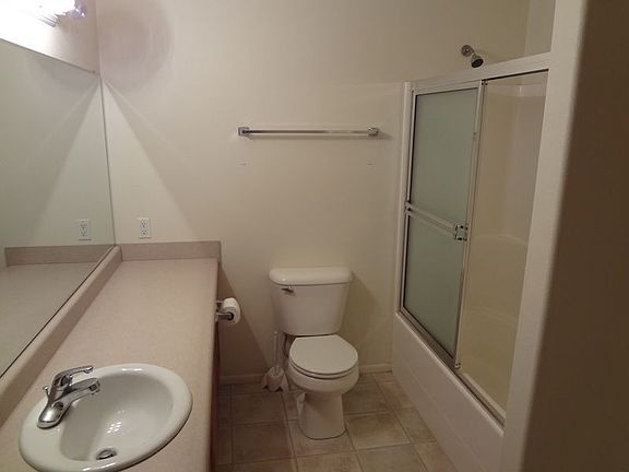 Bath with washer/dryer hookup