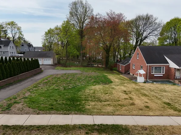 418 Hart Street, New Britain, CT 06052