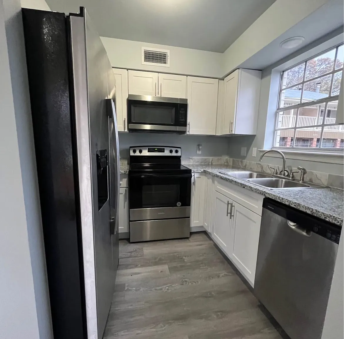3 bed, 1500 sqft, $1,300 — Photo 4