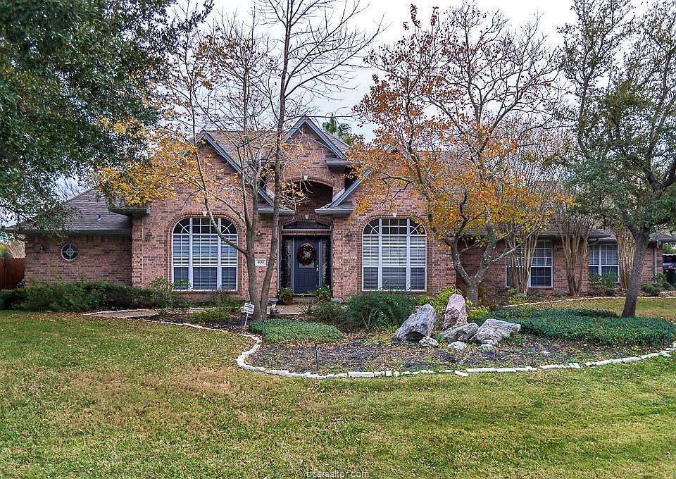 1st image of 800 Hook Ct