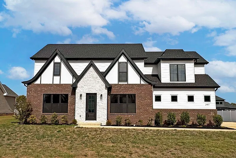 2457 Ellsworth Dr