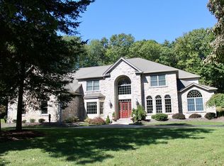 68 Hearthstone Dr, West Milford, NJ