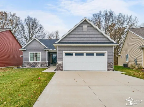 6890 Summerlyn Lakes Dr, Lambertville, MI 48144