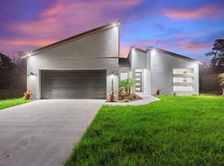 2214 Grandview Dr, North Port, FL 34288