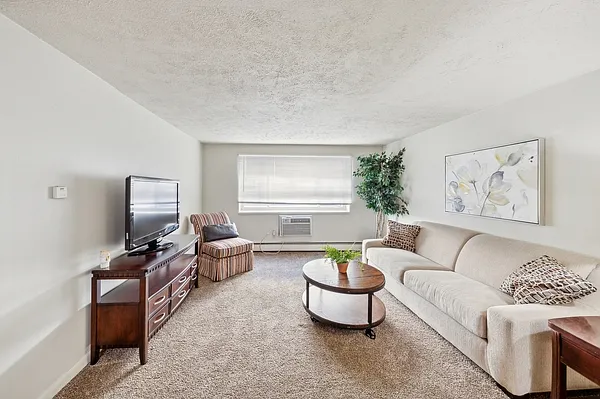 Chamberlain I & II Apartments — Photo 47