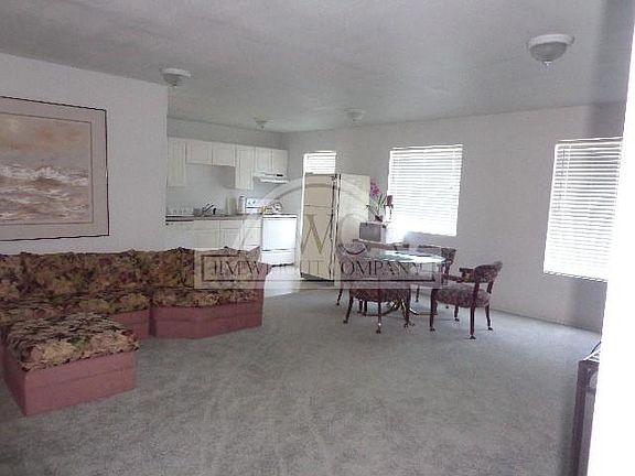 3rd image of 807 Danny Cir