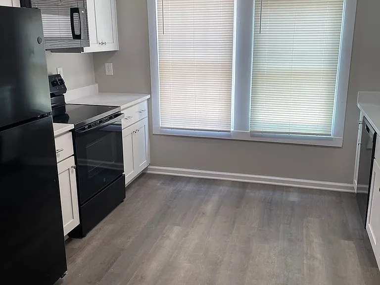 2320 Waterbury St — Photo 5