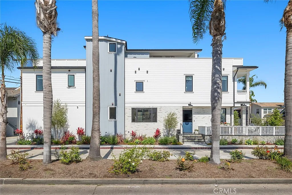 3 bed, 2312 sqft, $21,995 — Photo 2