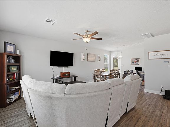 4th image of 3934 Yukon Ln
