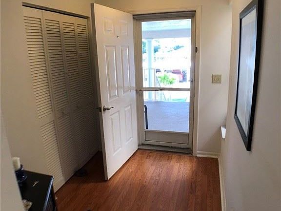 4th image of 179 Grove Cir #179