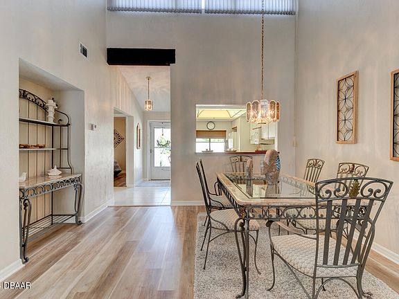 5th image of 1207 Charter Oaks Cir