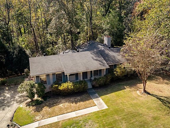 3rd image of 3425 Overton Rd