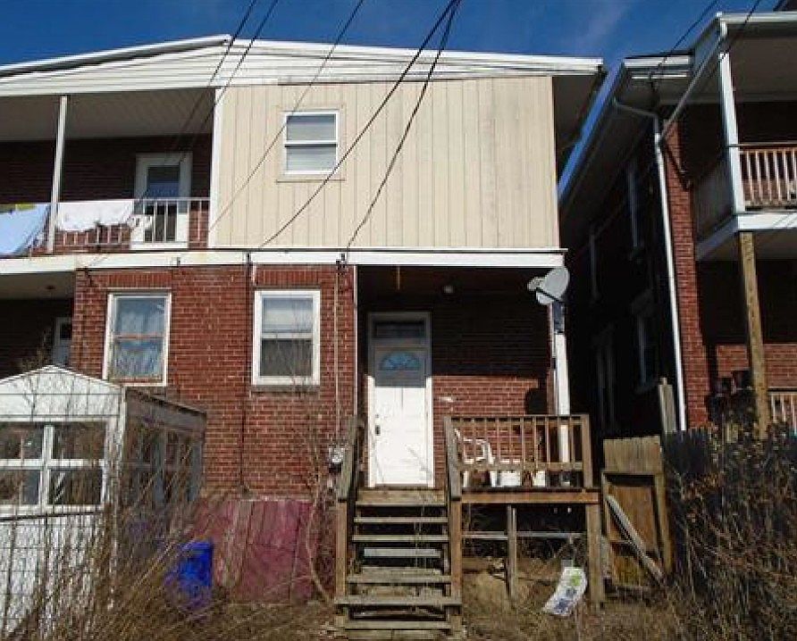 2nd image of 1811 Holly St