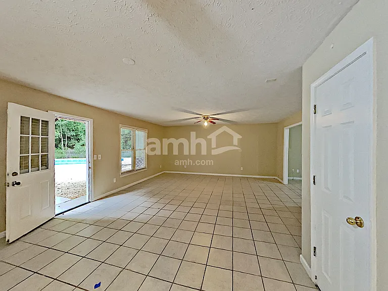 375 Saybrooke Xing — Photo 25