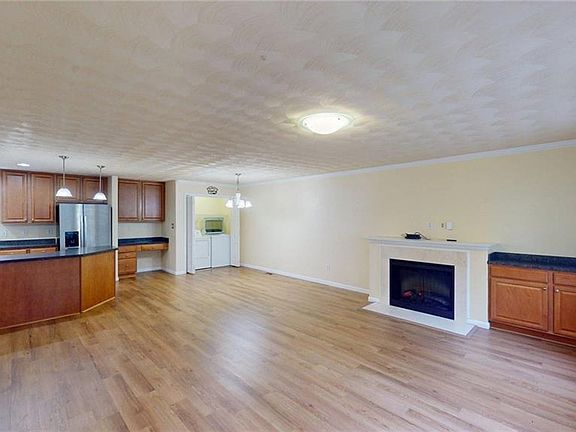 2nd image of 5565 Taylors Walke Ln
