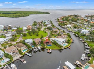 1918 Arrowhead Dr NE, Saint Petersburg, FL 33703