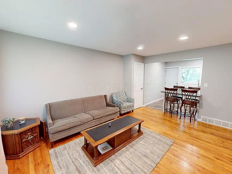 32 Marion St — Photo 3