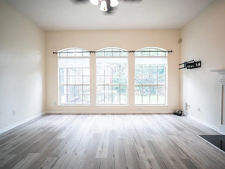 4503 Oak Valley Dr — Photo 15