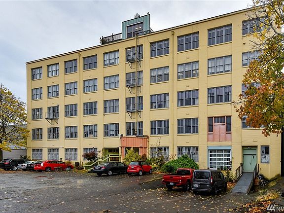 2nd image of 707 S Snoqualmie St Ste 5D