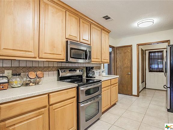 5th image of 205 Saint Andrews Pl
