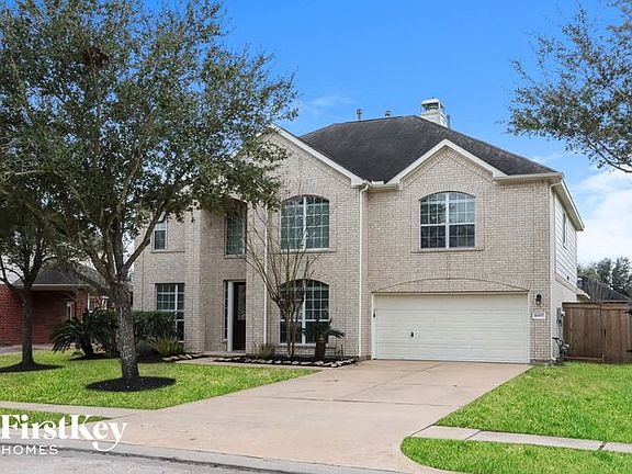 2nd image of 16007 Emerald Briar Ln