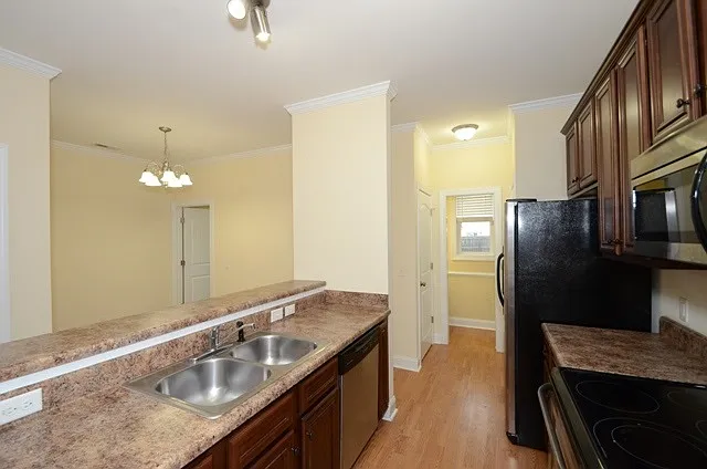 106 Thompson St — Photo 11