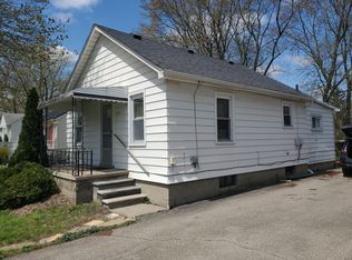 35512 Farragut Ave, Westland, MI 48186