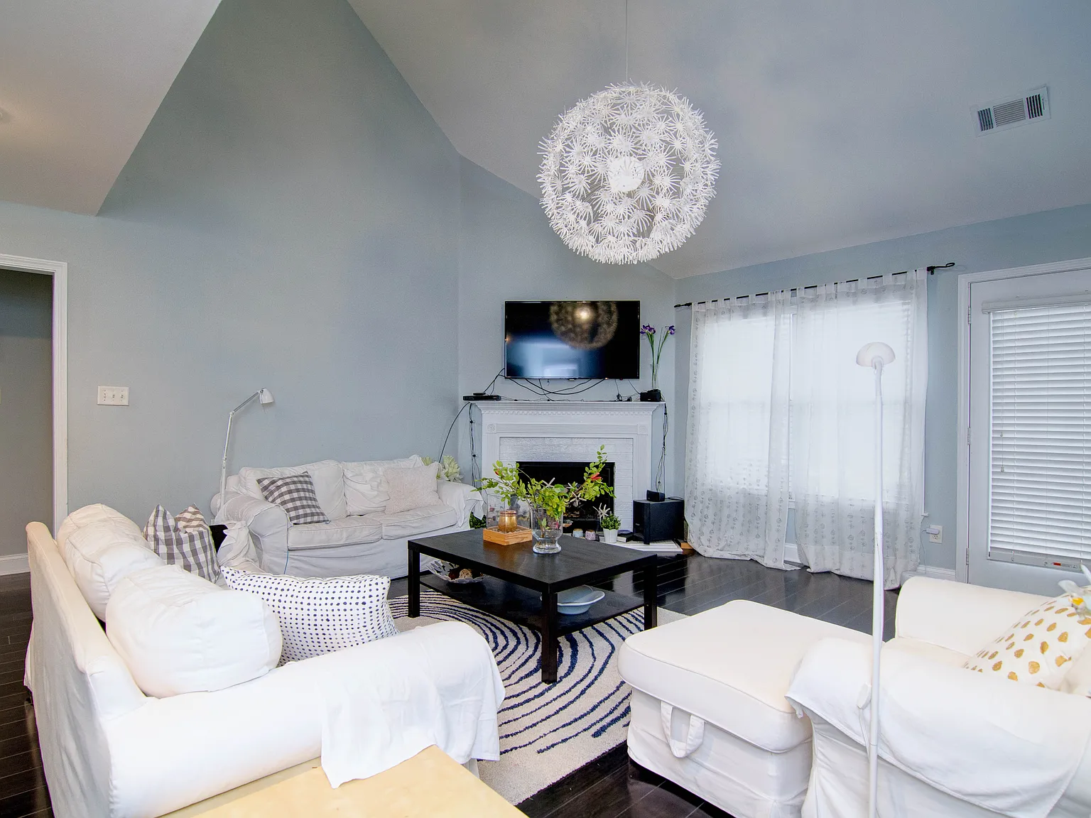 5 bed, 3500 sqft, $2,950 — Photo 3