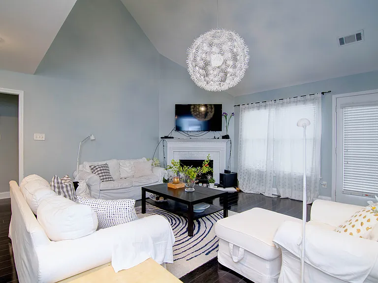 1330 Riding Brook Dr — Photo 3