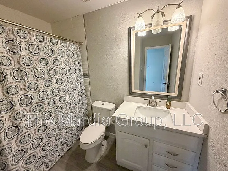519 Price Dr — Photo 7