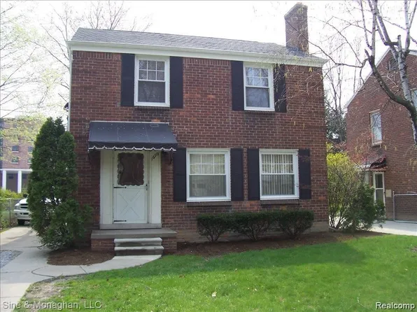 1699 Bournemouth Rd, Grosse Pointe Woods, MI 48236