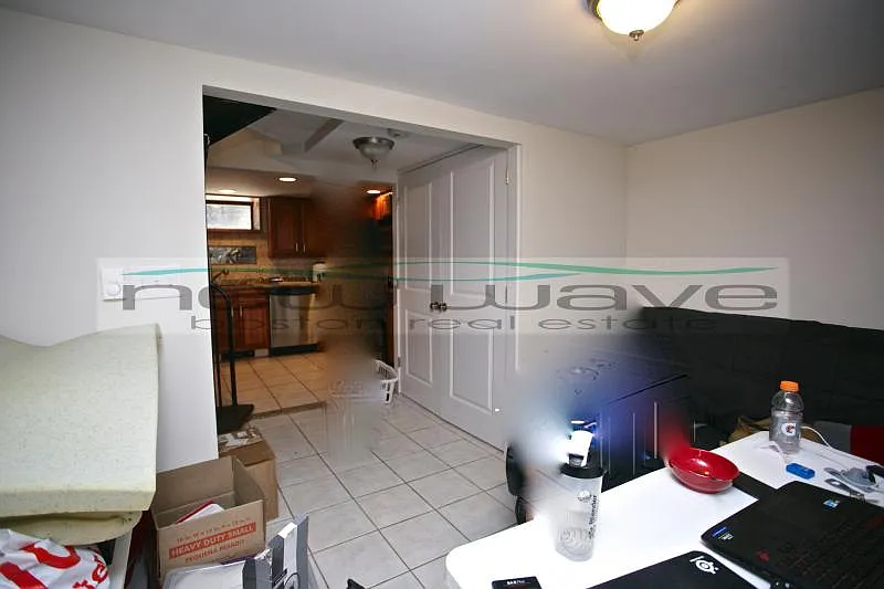 3 bed, 1200 sqft, $5,500 — Photo 2