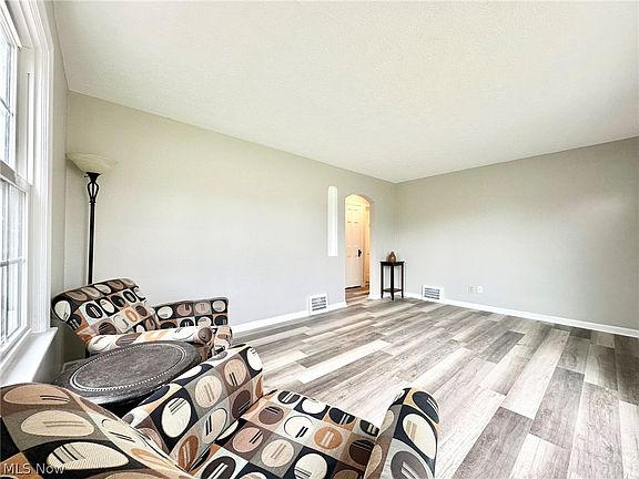 3rd image of 4412 Parkton Dr