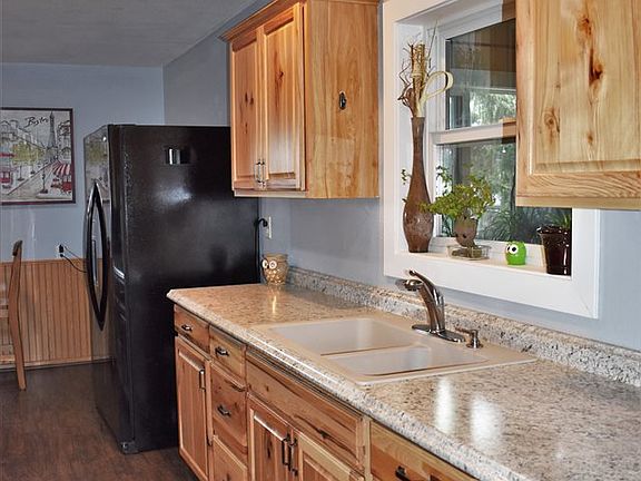 3rd image of 609 Orchard Dr