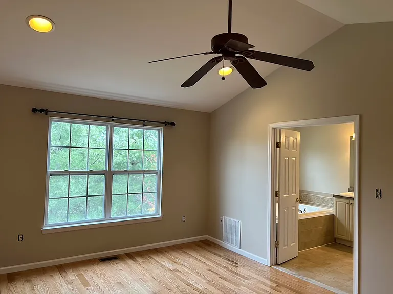 49 Truman Ave — Photo 10